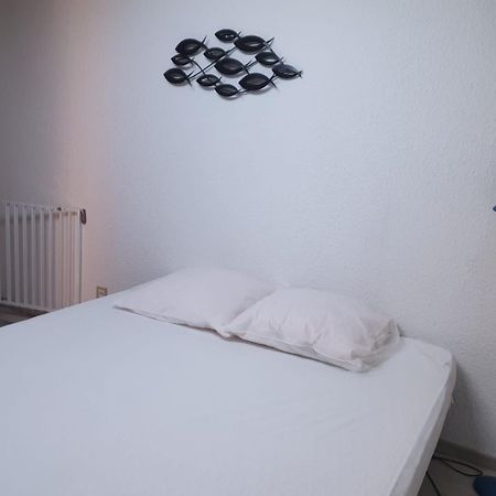 Appartement Climatise A 800M De La Plage Frejus Exterior photo
