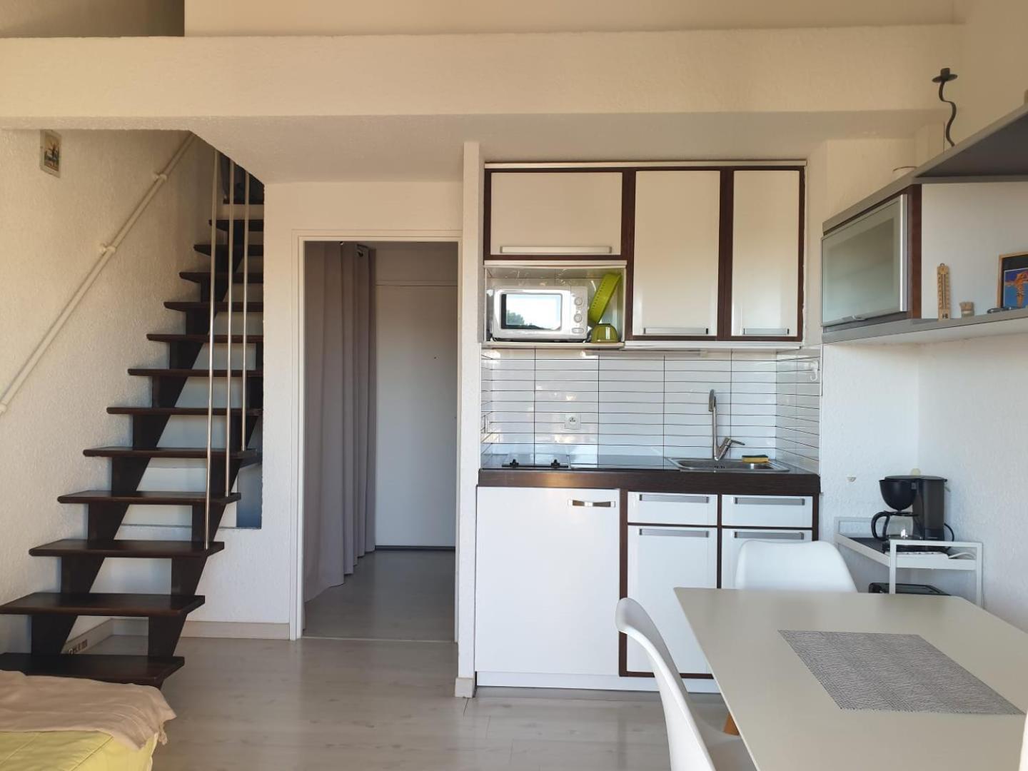 Appartement Climatise A 800M De La Plage Frejus Exterior photo